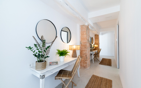 Pasillo distribuidor con acceso a suites 1 a 5