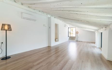 Acceso a terraza mirador desde sala de yoga