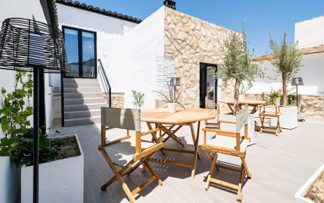 Las escaleras dan acceso a Dormitorio 5