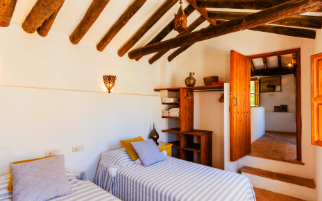 Las camas individuales son de 1.80 metros de largo