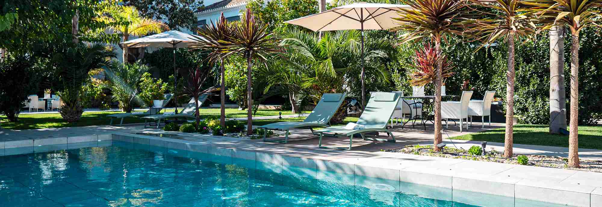 Luxury villa with services available and walking distance to facilities