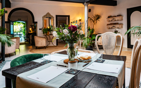 Hall (Planta Baja) puede tener diferentes mesa grande o separadas