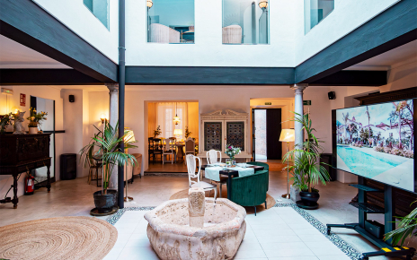 Hall central, ideal para eventos o para cenar todos juntos