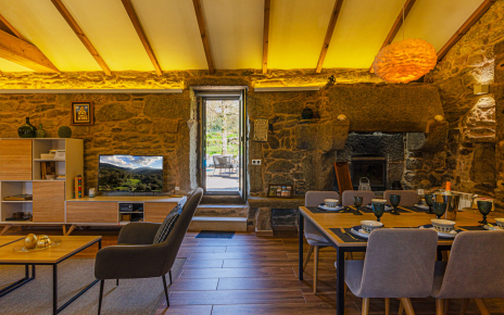 Dining / living are with direct access to pool area