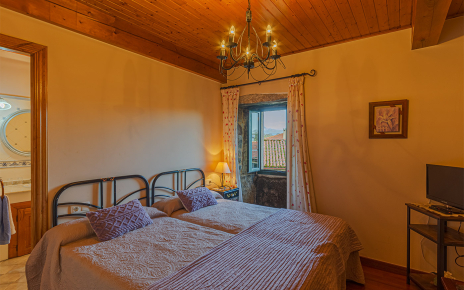 Bedroom 2 with twin beds and en suite facilities