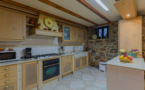 The kitchen is not modern but wel equipped 