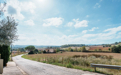 You are 20 min walk from a village with facilities