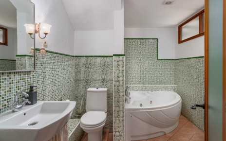 Habitación 5 con baño (primera planta)