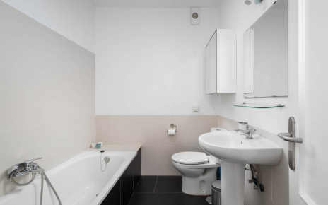 Annexe bedroom with en suite facilities