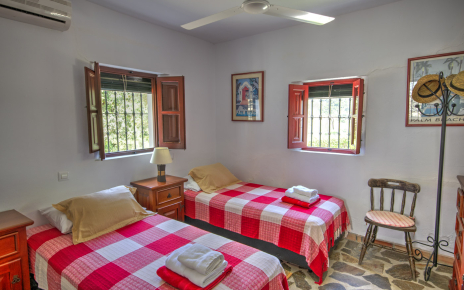 Habitación en planta baja (dos camas)