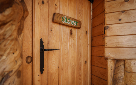 Ducha en zona de jardín