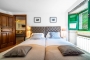 Twin bedded room