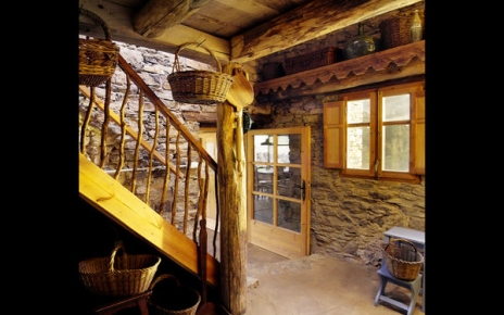 Very traditional mountain cottage