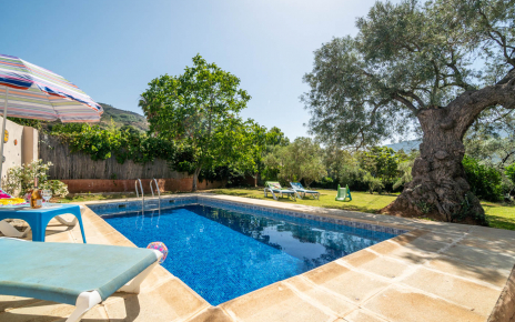 Piscina con terreno privado